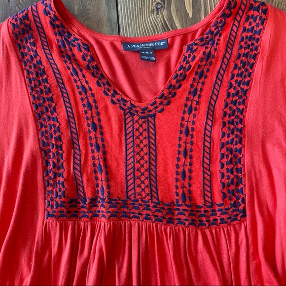 A Pea in the Pod maternity tunic - Picture 3 of 5